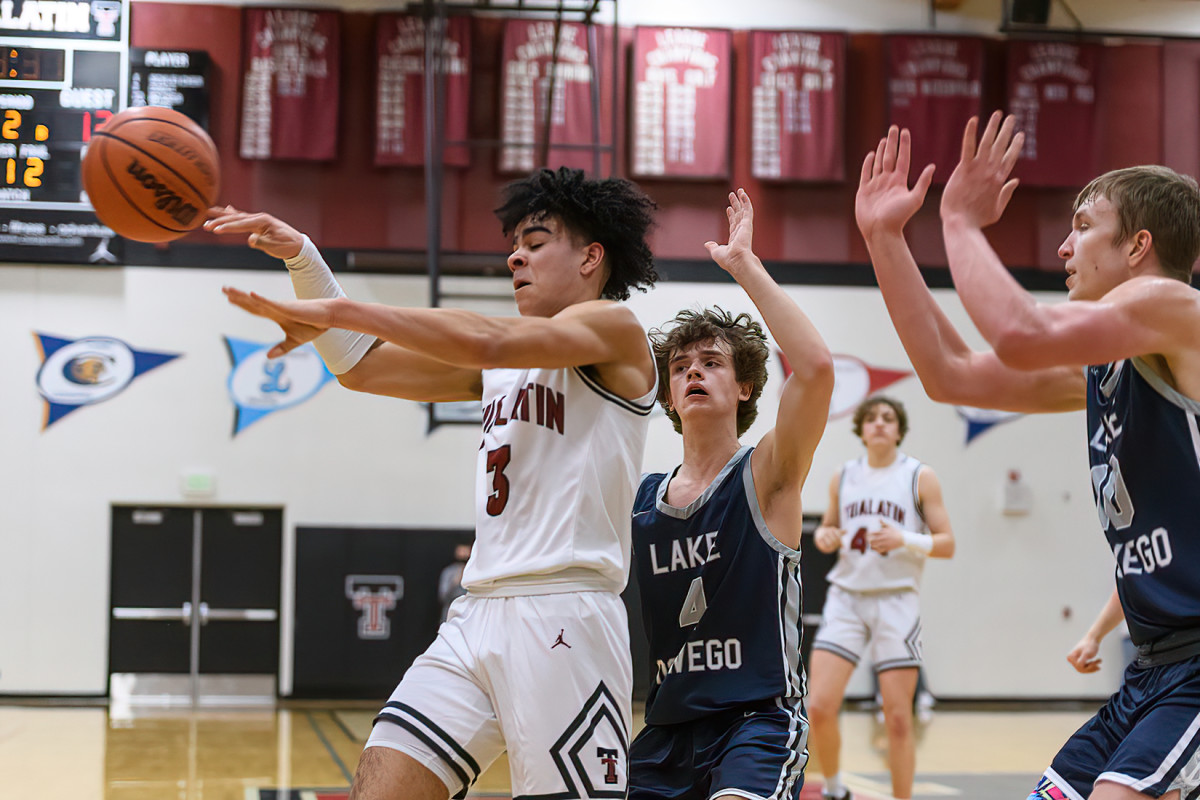 Tualatin Lake Oswego boys basketball Ken Waz 27